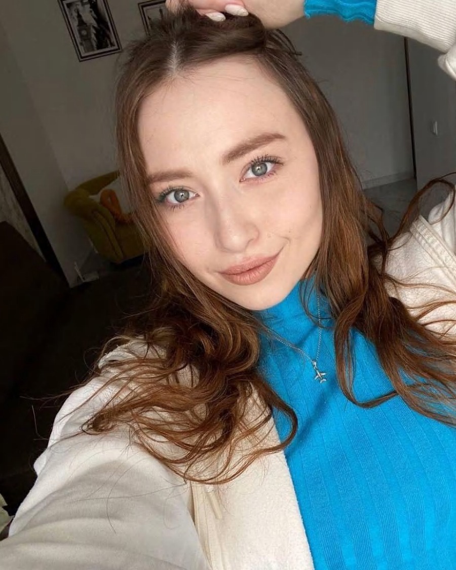 D-FG-KRISTINA-2512-5 Donor profile photograph